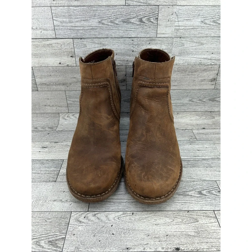 Clarks leather ankle